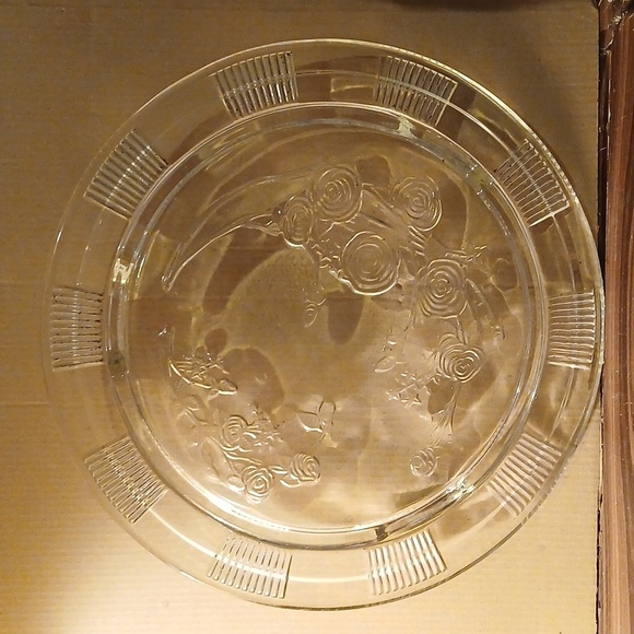 Vintage 1939s Federal Glass Sharon Cabbage Rise Cake Plate - Picture 1 of 3